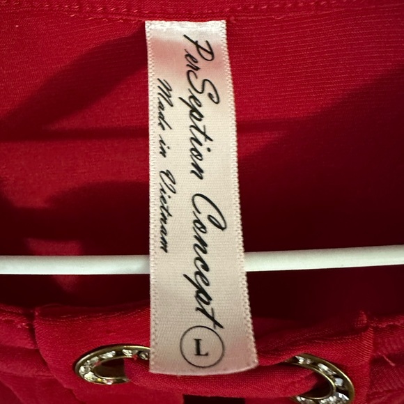 PerSeption Concept Scarlet Blouse with Metal Eyelets - Picture 2 of 2